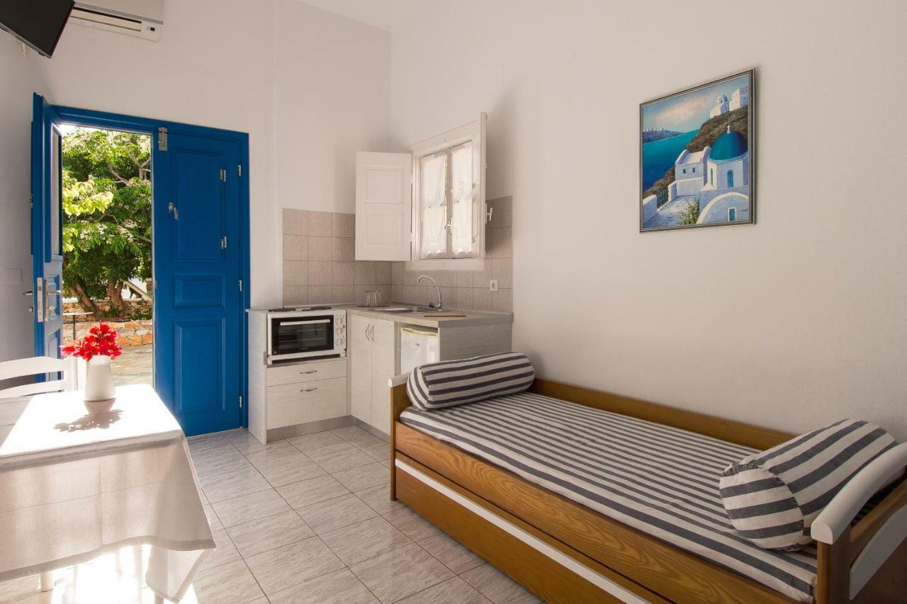 Evgenia Rooms And Apartments Folégandros Exterior foto